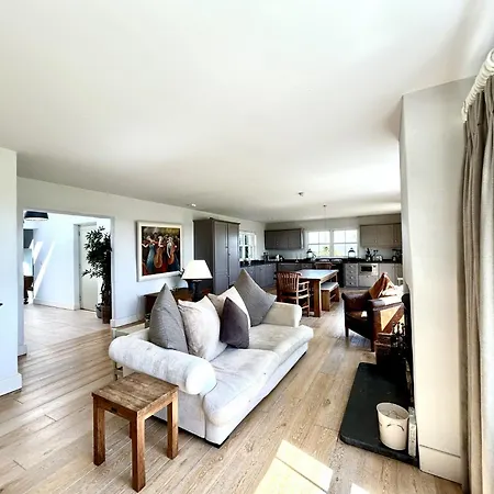 Mara House