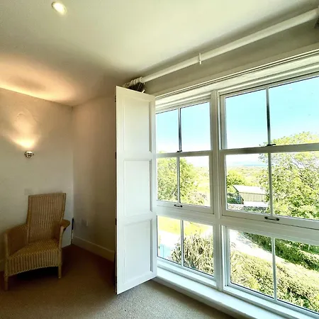 Mara House ראונדסטון