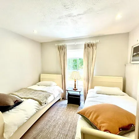 Mara House * Roundstone